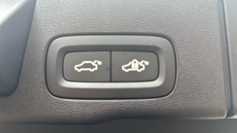 Volvo XC60 2.0 B5P Ultra Black Edition 5dr AWD Geartronic Petrol Estate